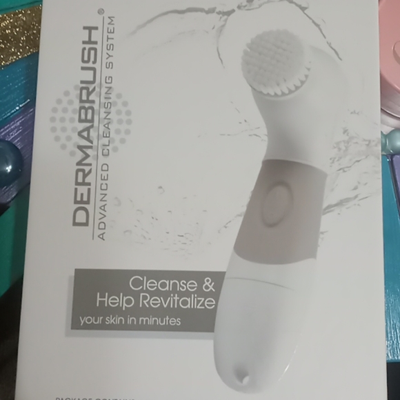 DermaBrush - Picture 3 of 4